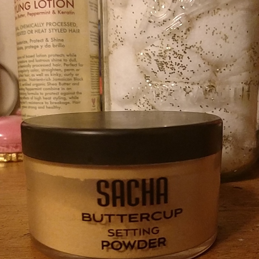 Sacha buttercup loose setting powder